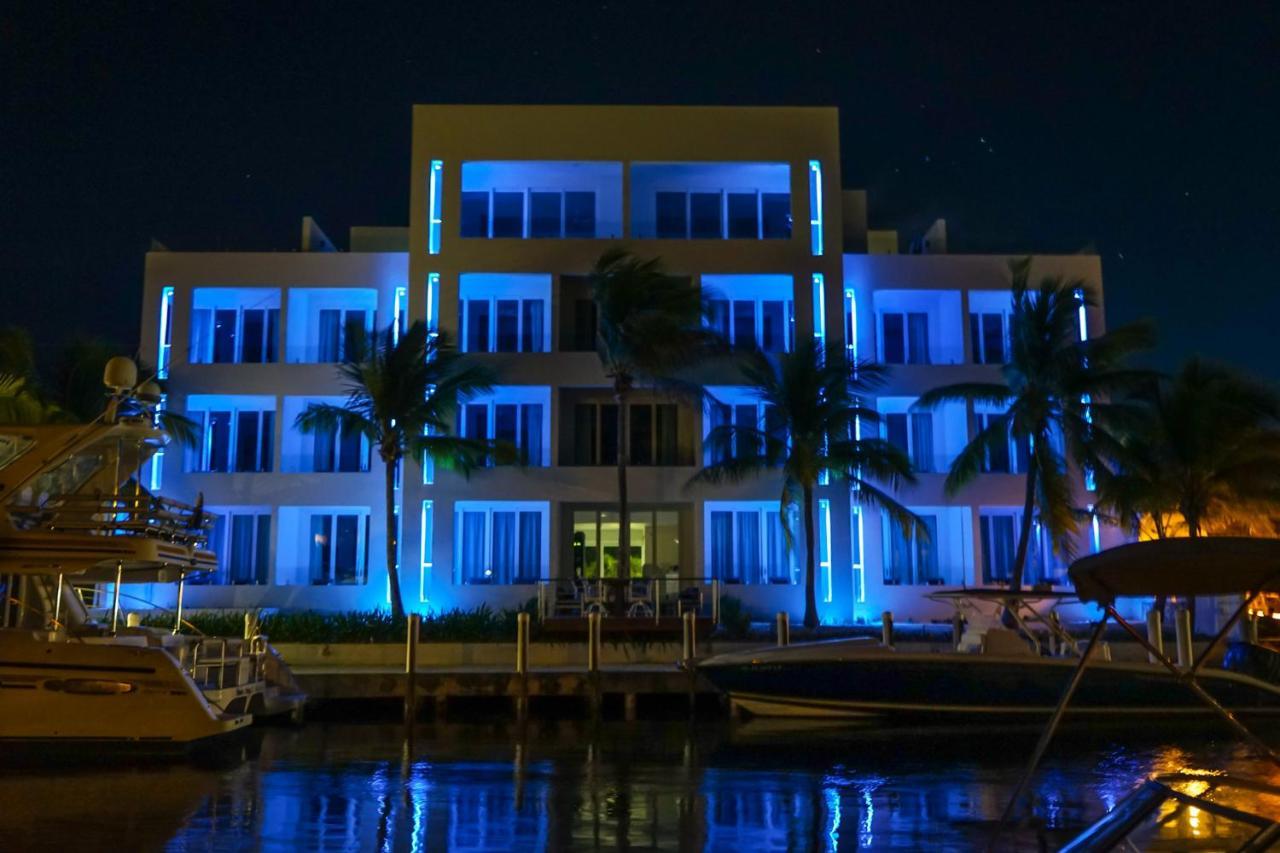 Zenza Boutique Hotel Turtle Cove ภายนอก รูปภาพ